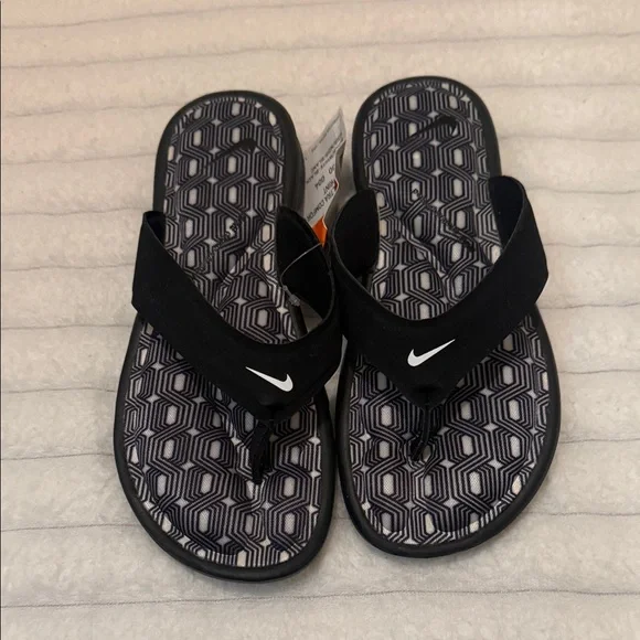 Nike Ultra Celso Thong Black and White Patterned Sandals - Picture 1 of 4